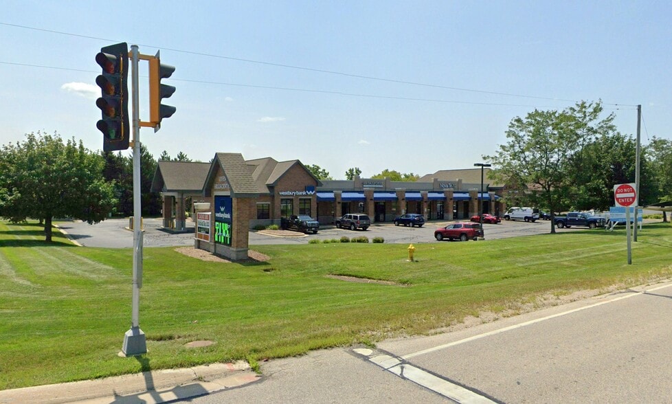 More Photos Of N88 W15176 Main St, Menomonee Falls Auto Repair For Sale