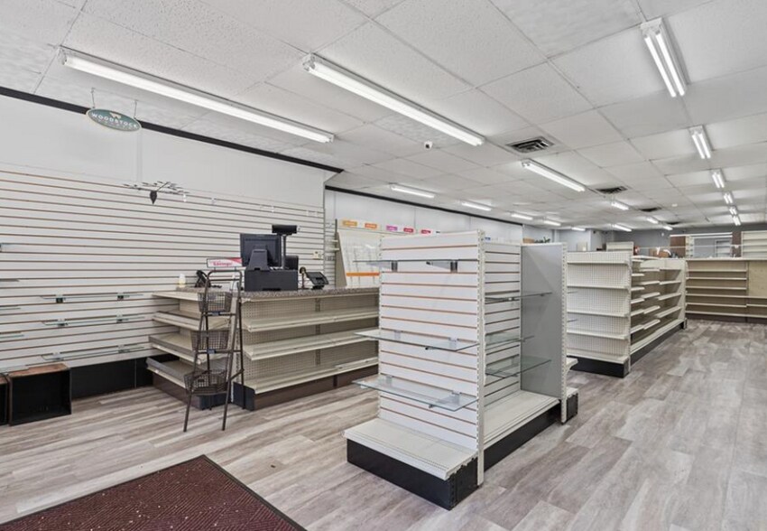 More Photos Of 320-322 3rd St, California Storefront Retail Residential For Sale