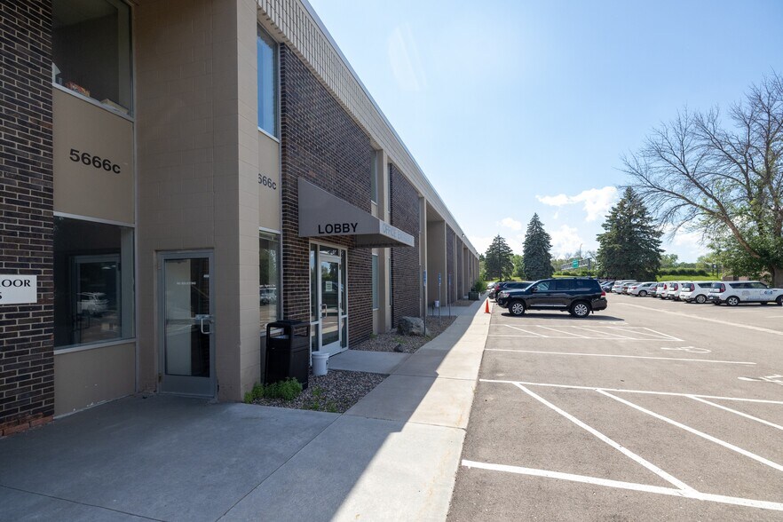 More Photos Of 5600-5628 Lincoln Dr, Edina Light Distribution For Lease