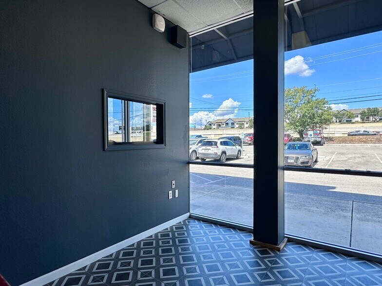 More Photos Of 8142 Shin Oak Dr, San Antonio Unknown For Lease