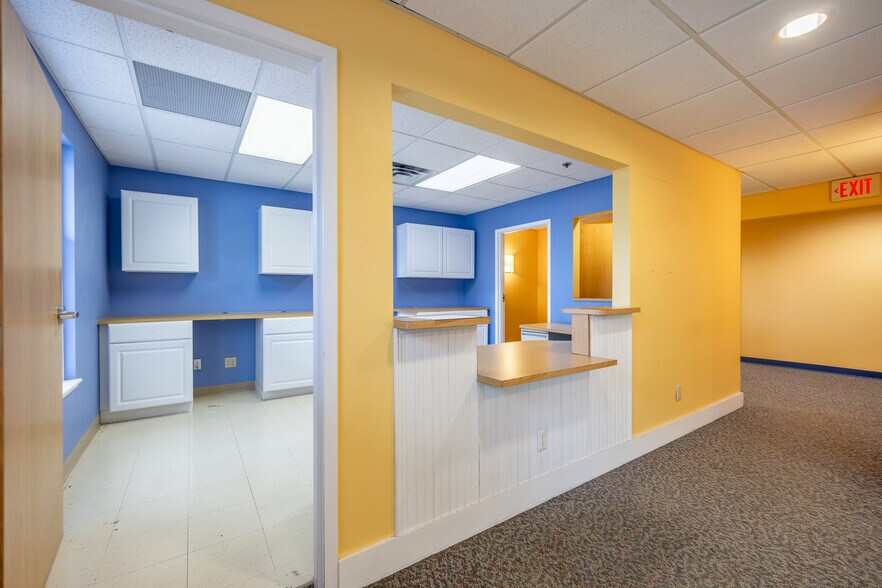 More Photos Of 980 Westfall Rd, Rochester Medical For Lease