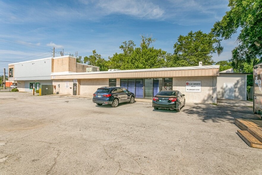 More Photos Of 6701 Beach Blvd, Jacksonville Freestanding For Lease