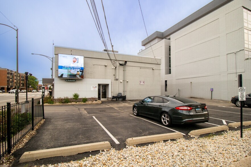 More Photos Of 2400 N Ashland Ave, Chicago Medical For Lease