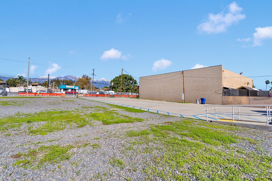 More Photos Of 943 W Holt Blvd, Ontario General Retail For Sale