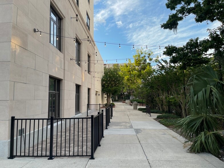 More Photos Of 408 W University Ave, Gainesville Office Residential For Lease