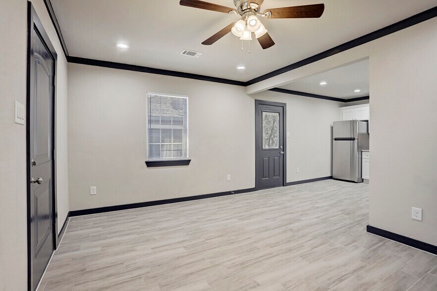 More Photos Of 4610 Denmark St, Houston Multifamily For Sale