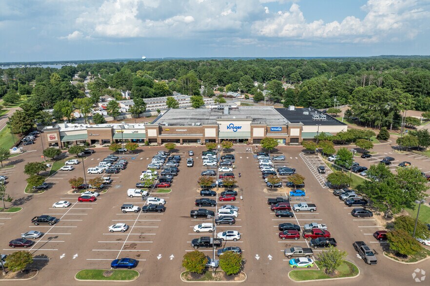 More Photos Of 1030-1060 Spillway Cir, Brandon Storefront For Lease