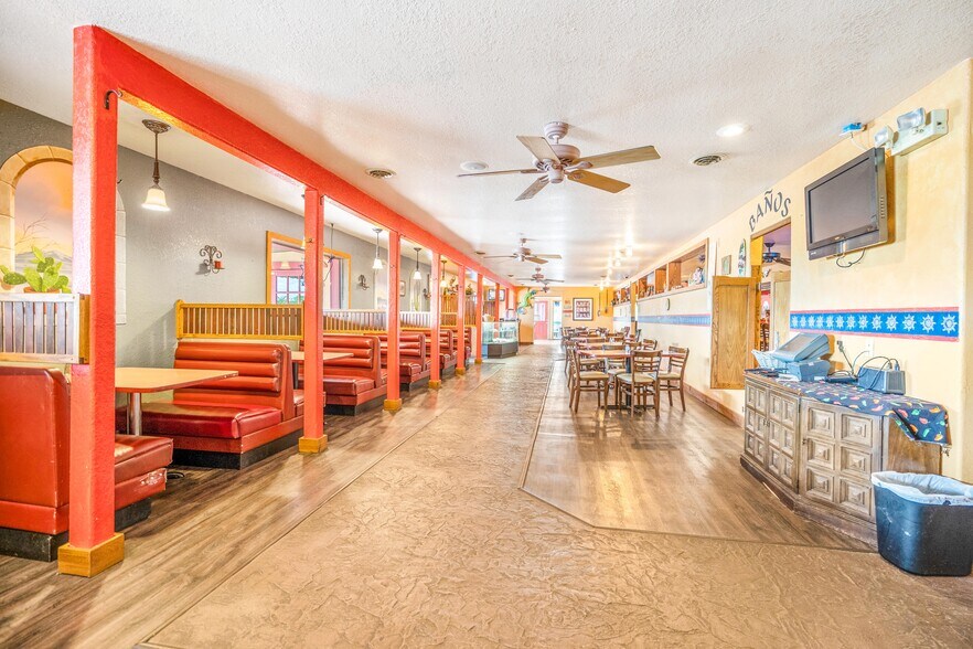 More Photos Of 6605 Hwy 54, Osage Beach Restaurant For Sale