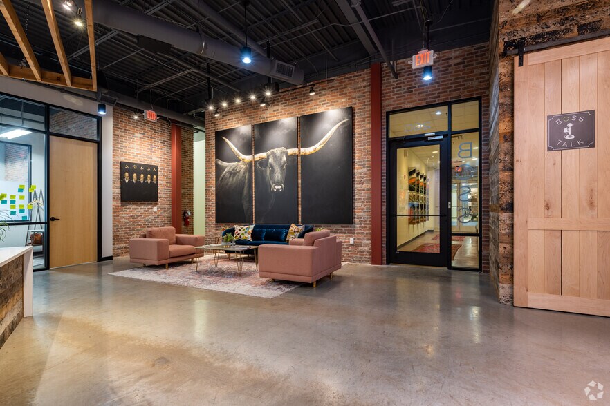 More Photos Of 129 S Main St, Grapevine Coworking Space