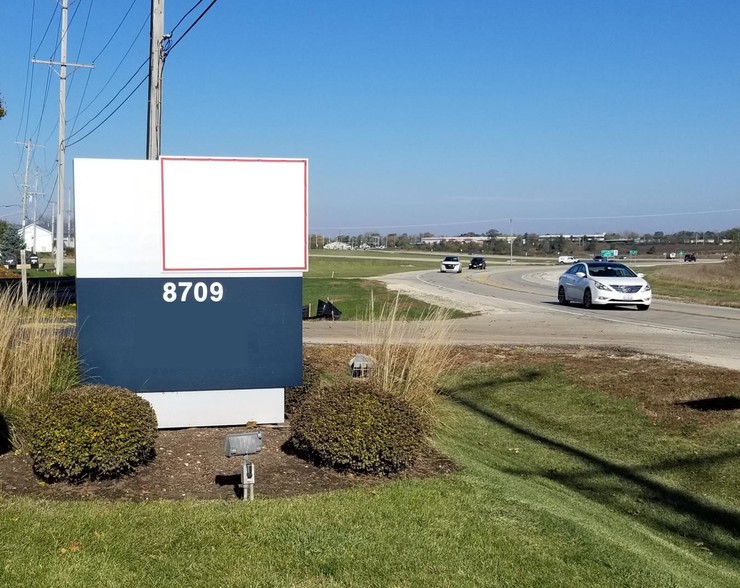 More Photos Of 8709 Pyott Rd, Lake In The Hills Distribution For Lease