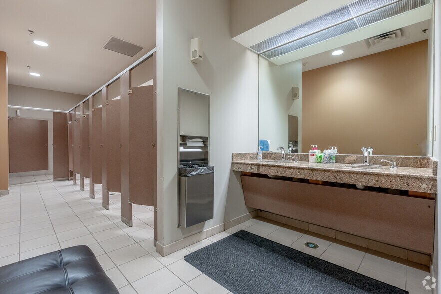 More Photos Of 2850 Lake Vista Dr, Lewisville Office Residential For Lease