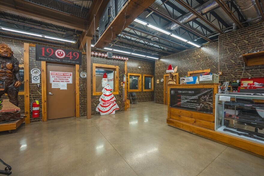 More Photos Of 118 First Ave, Hampton General Retail For Sale