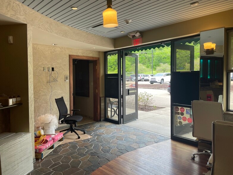 More Photos Of 215 Don Knotts Blvd, Morgantown Office For Lease