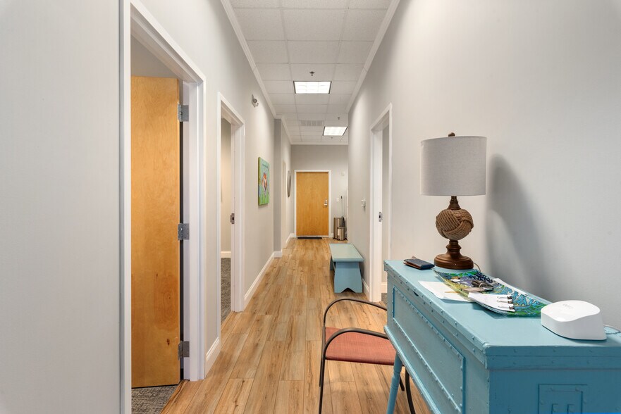 More Photos Of 129 Oakpark Dr, Mooresville Light Manufacturing For Lease