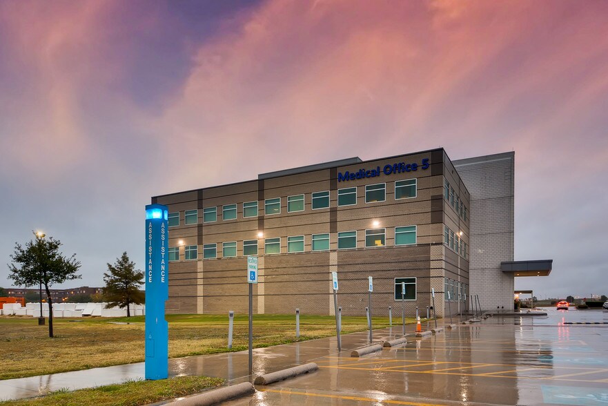 More Photos Of 12001 South Fwy, Burleson Medical For Lease