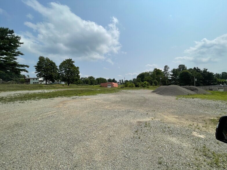 More Photos Of 2351 Mount Pleasant Rd, Mount Pleasant Warehouse For Lease