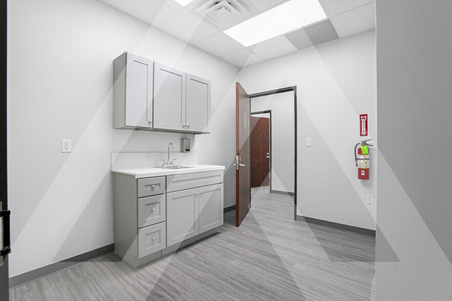 More Photos Of 3634 Glenn Lakes Lane, Missouri City Office For Lease