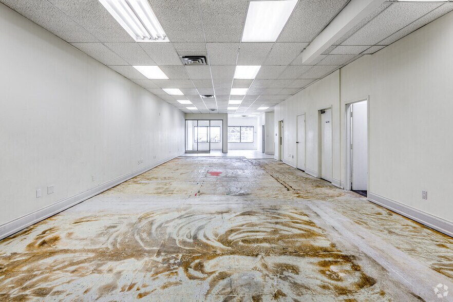 More Photos Of 215 Carlingview Dr, Toronto Light Distribution For Lease