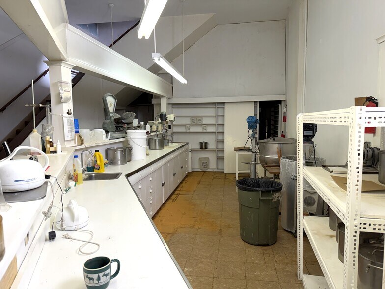 More Photos Of 1030 S Main St, Rockford Loft Creative Space For Sale