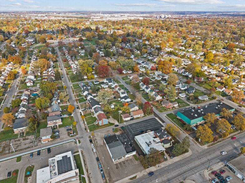 More Photos Of 3210 E Main St, Columbus Freestanding For Sale