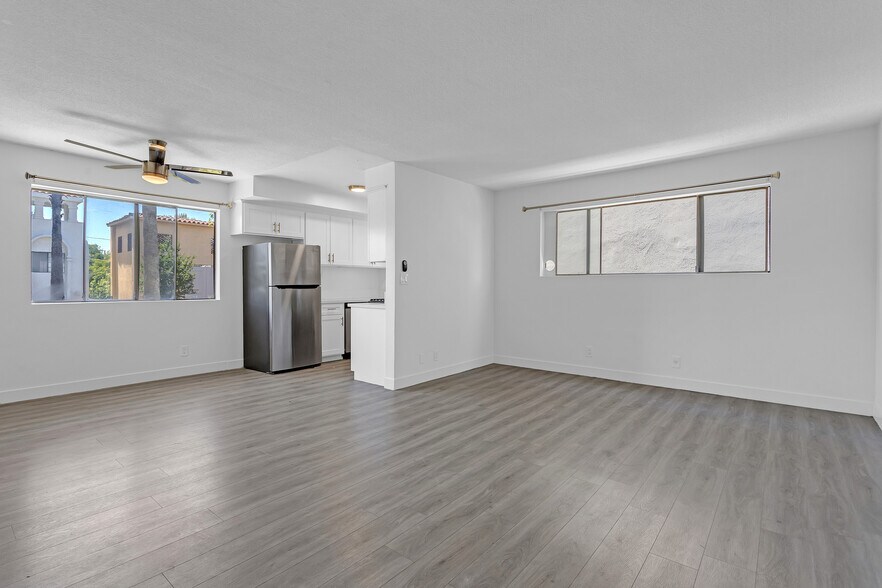 More Photos Of 1030 N Orange Grove Ave, Los Angeles Apartments For Sale