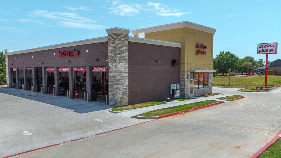 Primary Photo Of 3301 Classen Blvd, Norman Auto Repair For Sale