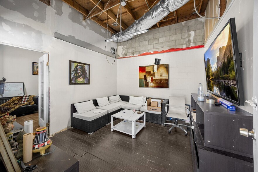 More Photos Of 9201 California Ave, South Gate Auto Repair For Sale