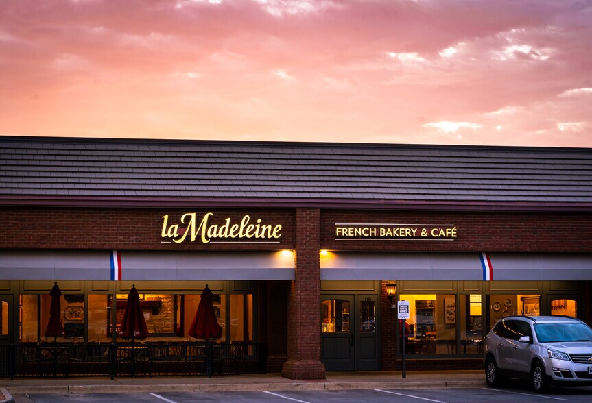 More Photos Of 4204-4210 82nd St, Lubbock Unknown For Lease