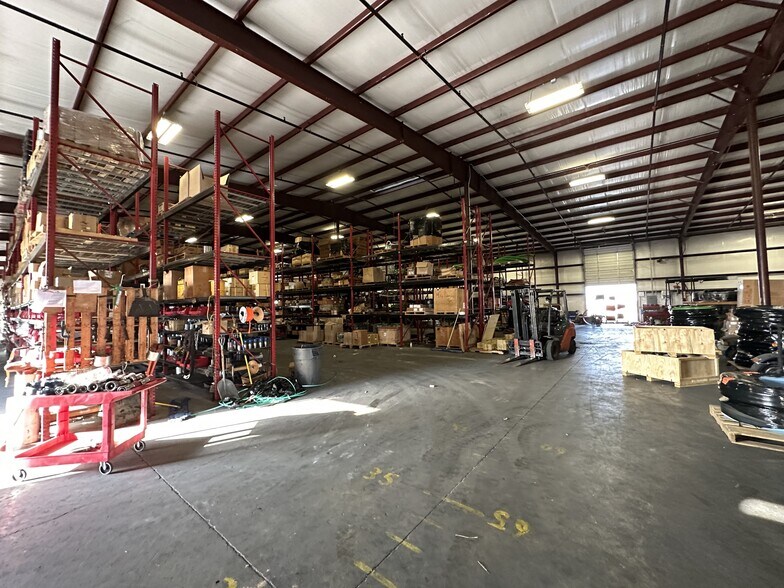 More Photos Of 19940 I-37, Elmendorf Warehouse For Lease