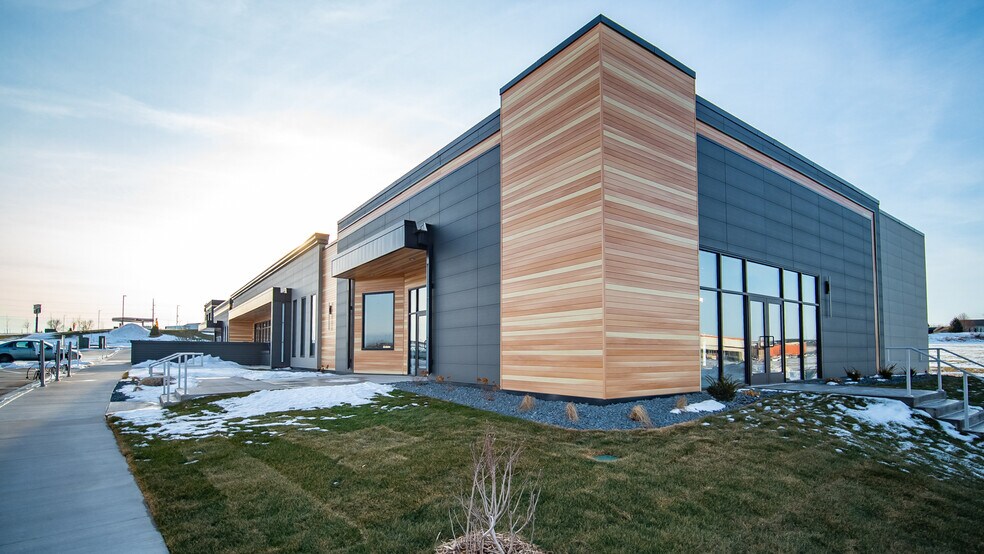 More Photos Of 3629 Sarah Pl NW, Rochester Storefront Retail Office For Lease