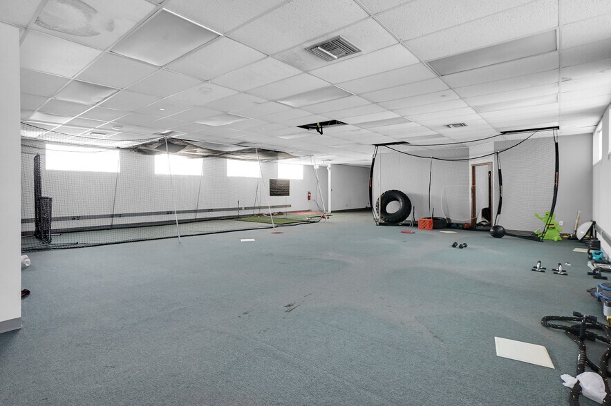 More Photos Of 8655 E 8 Mile Rd, Warren Warehouse For Sale