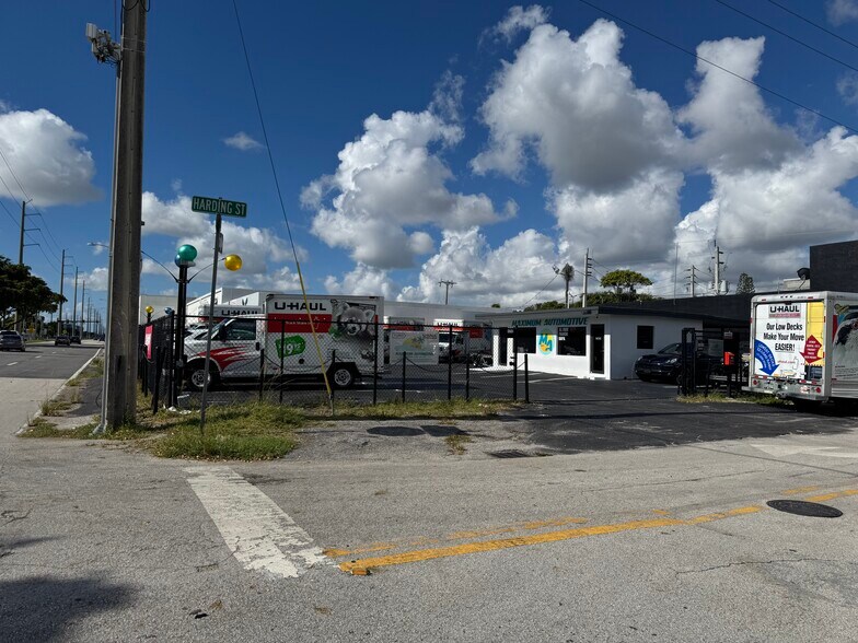 Primary Photo Of 1822 N Dixie Hwy, Hollywood Storefront Retail Residential For Sale