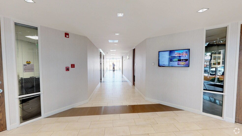Primary Photo Of 1112 E Copeland Rd, Arlington Loft Creative Space For Lease