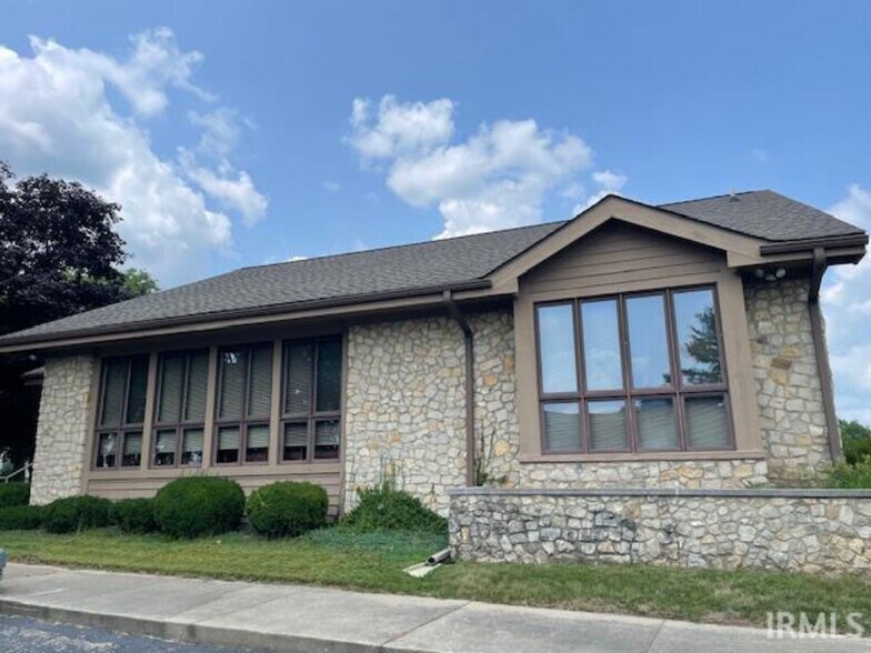 More Photos Of 1 Logan St, Peru Medical For Lease