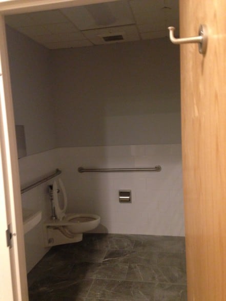 More Photos Of 92-94 Walnut St, Saugus Medical For Lease