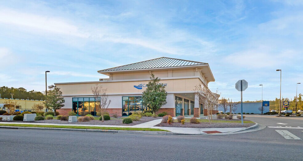 More Photos Of 4275 Western Blvd, Jacksonville Storefront Retail Office For Sale