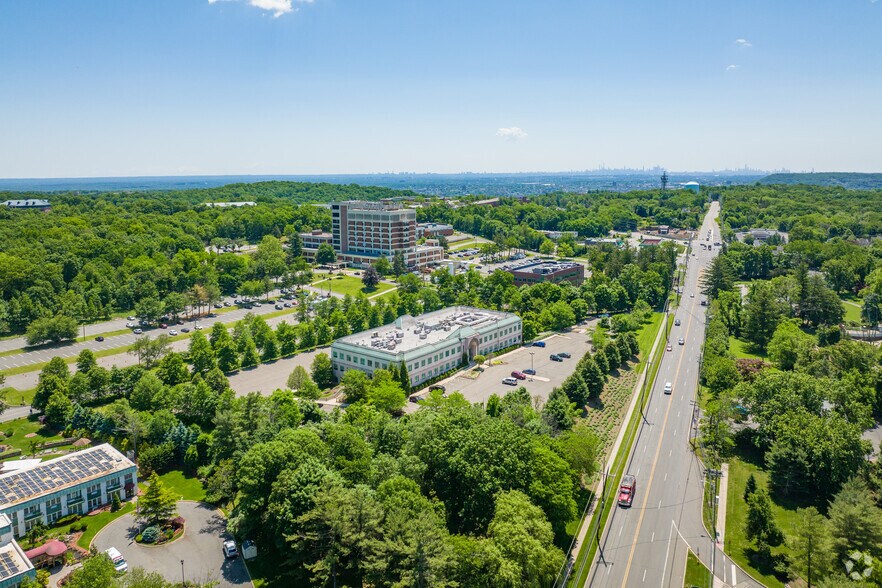 More Photos Of 246 Hamburg Tpke, Wayne Medical For Lease