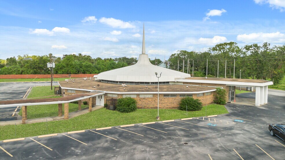 More Photos Of 513 W Rittenhouse Rd, Houston Religious Facility For Sale