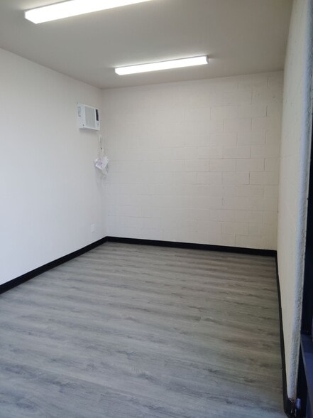 More Photos Of 16187 Yucca St, Hesperia Warehouse For Sale