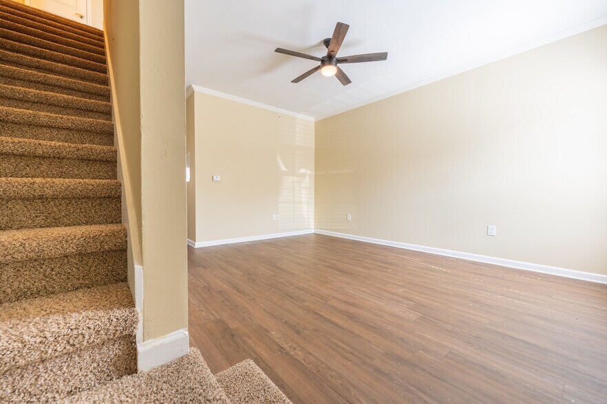 More Photos Of 156 Silver St, Tullahoma Apartments For Sale