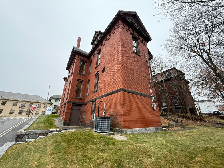 More Photos Of 25 Harvard St, Worcester Office For Lease