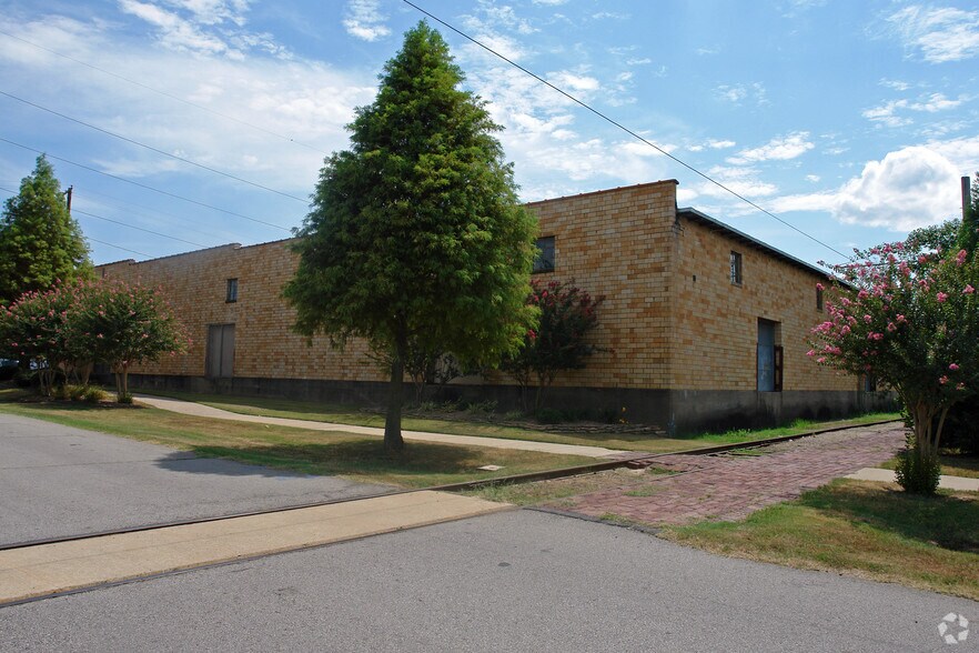 More Photos Of 80 S 4th St, Fort Smith Warehouse For Lease