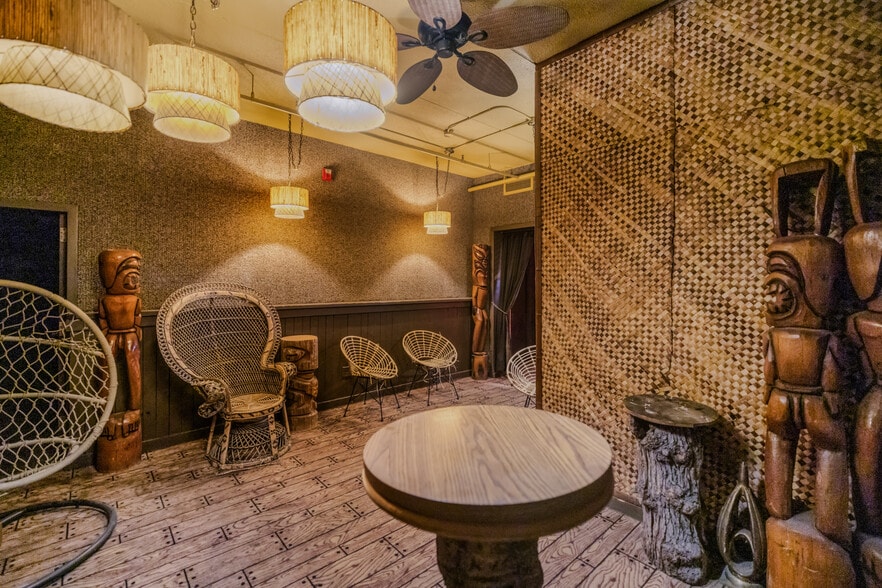 More Photos Of 1900 & 1924 Marshall St NE, Minneapolis Restaurant For Sale