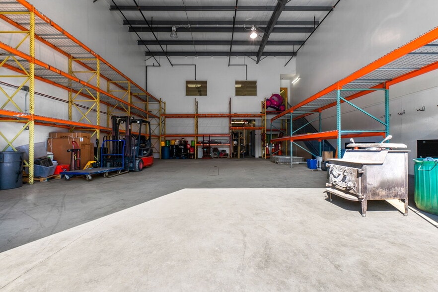 More Photos Of 3 Ajootian Way, Middleton Warehouse For Sale