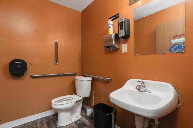 More Photos Of 13730 Livernois Ave, Detroit General Retail For Sale