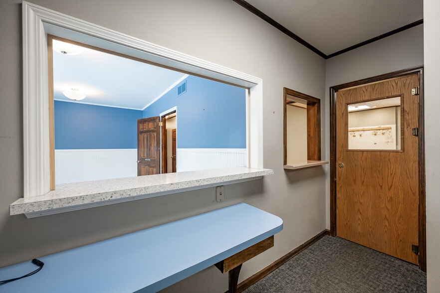 More Photos Of 814 E Washington St, Greencastle Medical For Sale