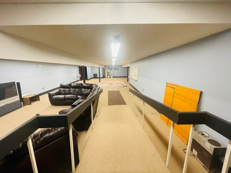 More Photos Of 210 Home Ave, Churubusco Office Residential For Sale