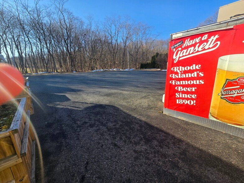 More Photos Of 48 School St, Lincoln Restaurant For Sale