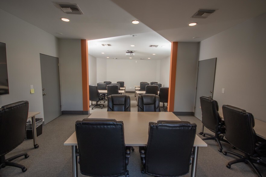 More Photos Of 4105 E Broadway, Long Beach Office For Lease