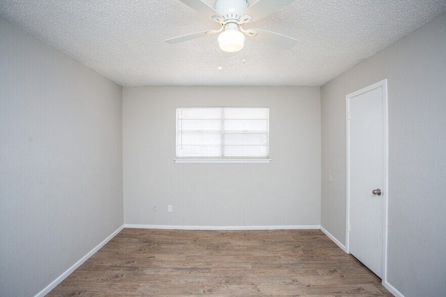 More Photos Of 7410 Quaker Ave, Lubbock Apartments For Sale